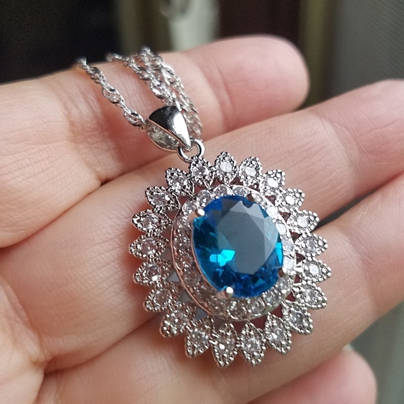 Swarovski Elements 925 Sterling Silver Aquamarine Blue Flower Halo Necklace NEW - Picture 1 of 5